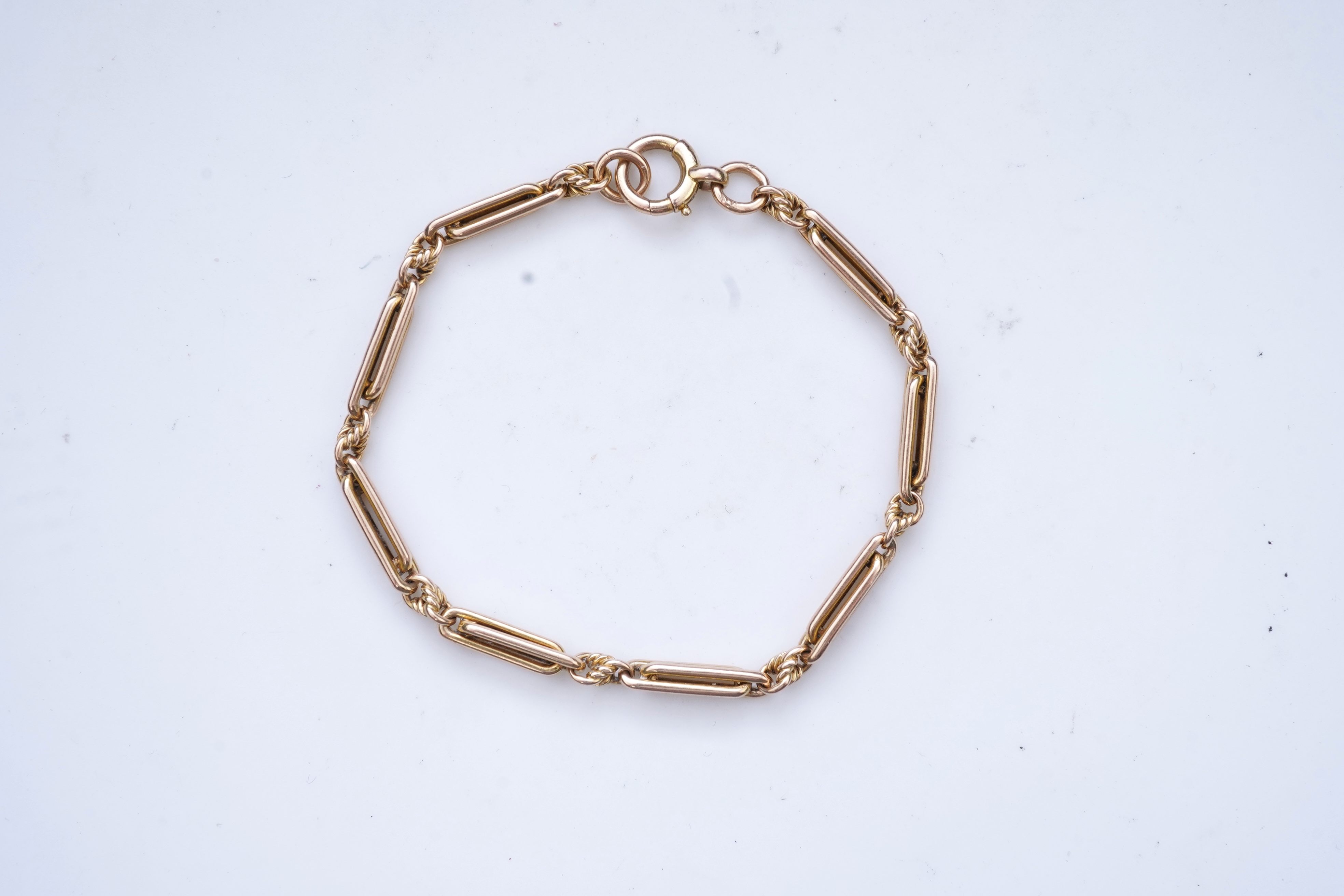 An Edwardian gold bracelet, early 20th century